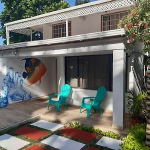 Pensión Joebi's House Walking Distance To Rocky Cay Ideal For Families Or Groups, Buenavista (San Andres and Providencia Islands)